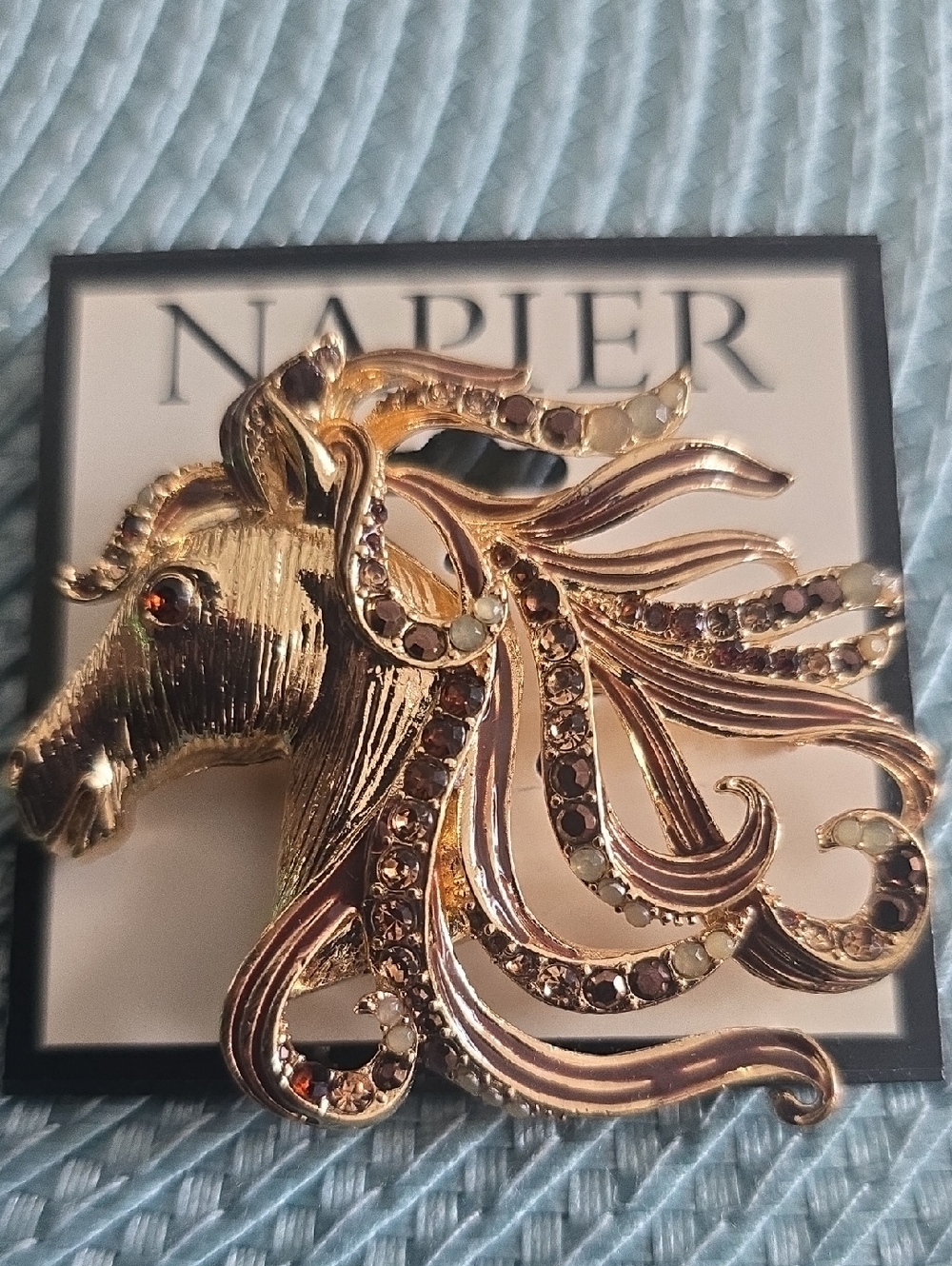 NAPIER BRAND BEAUTIFUL GOLDTONE HORSE FASHION JEWELRY PIN BROOCH